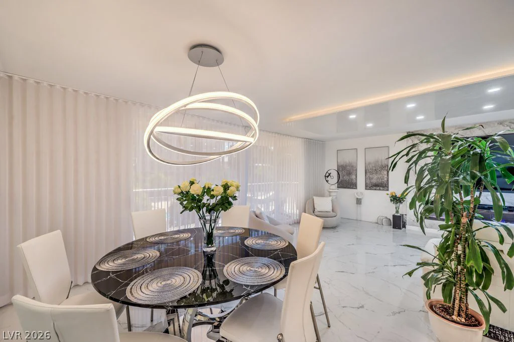 205 Harmon, Las Vegas, NV 89169