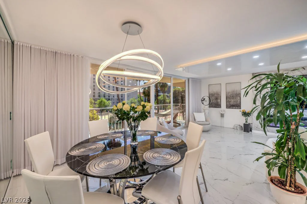 205 Harmon, Las Vegas, NV 89169