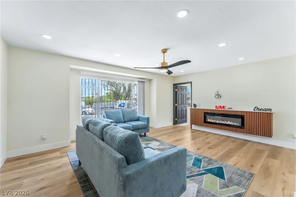 1436 Bracken, Las Vegas, NV 89104