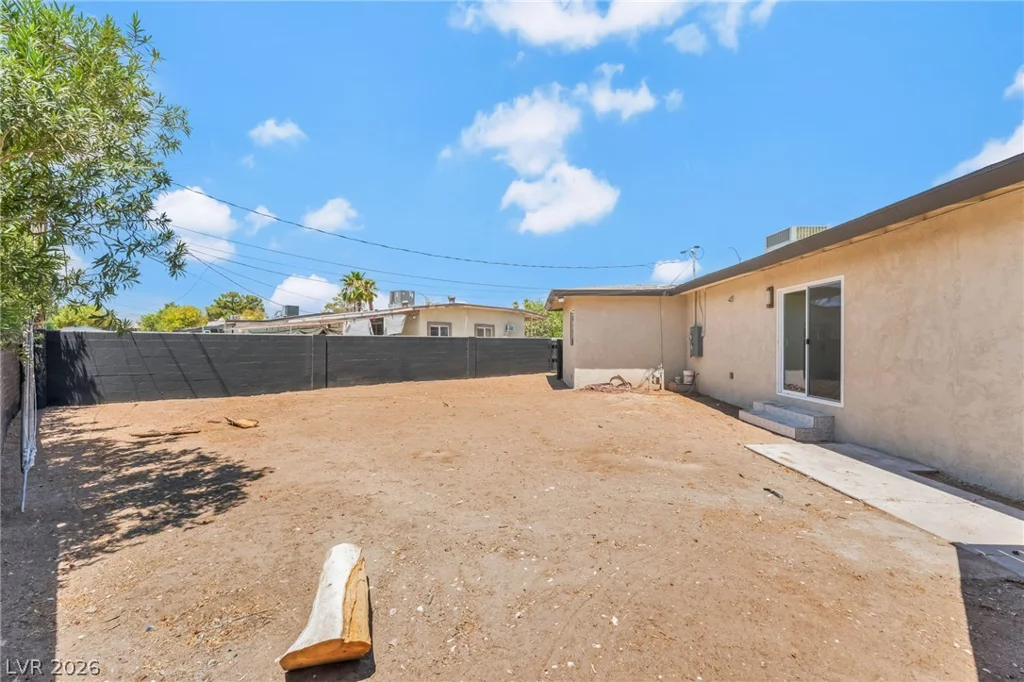 1436 Bracken, Las Vegas, NV 89104