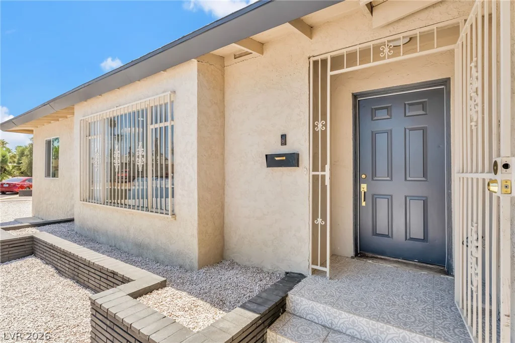 1436 Bracken, Las Vegas, NV 89104