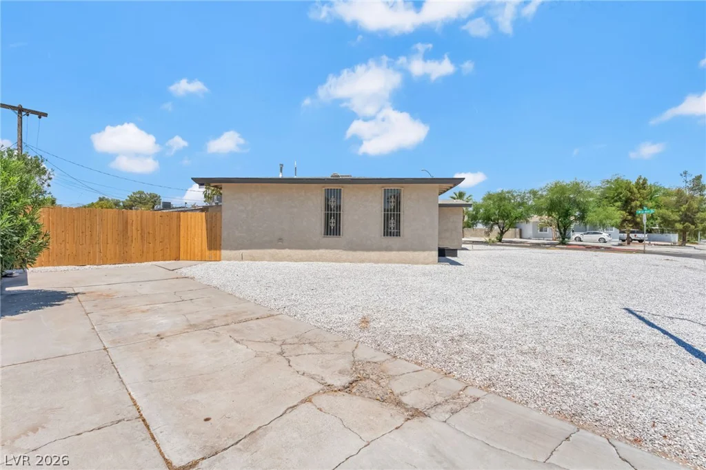 1436 Bracken, Las Vegas, NV 89104