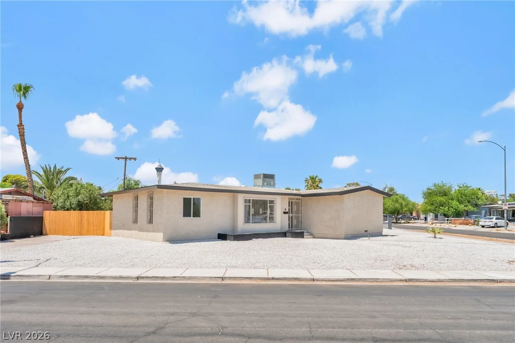 1436 Bracken, Las Vegas, NV 89104