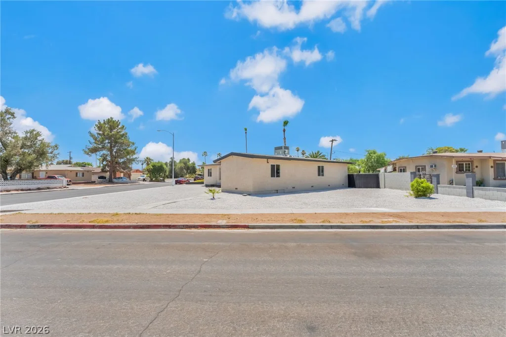 1436 Bracken, Las Vegas, NV 89104