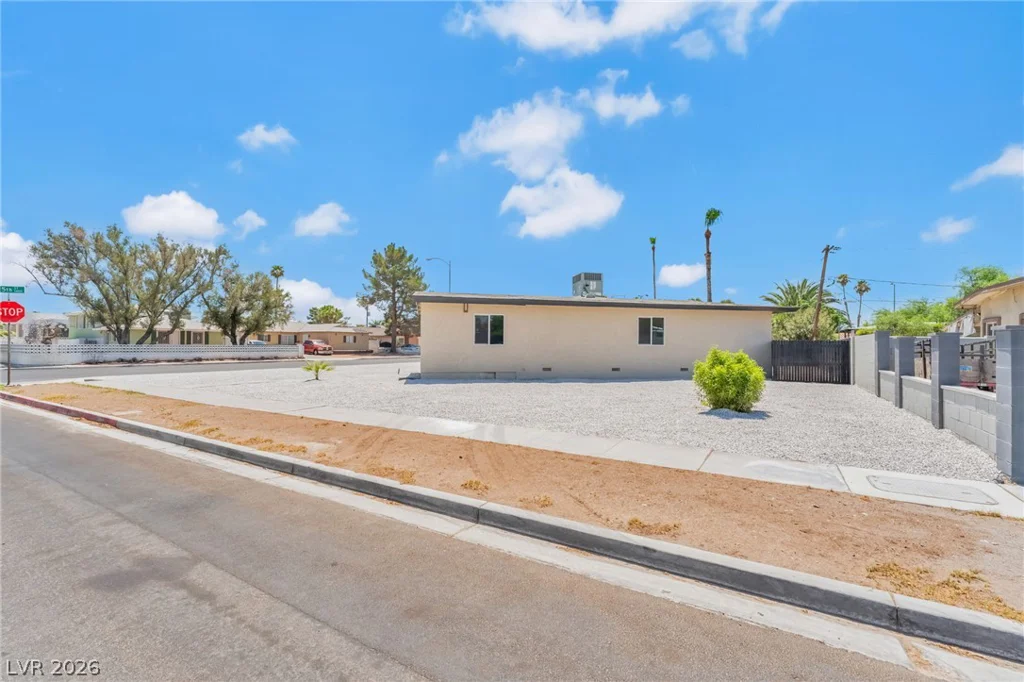 1436 Bracken, Las Vegas, NV 89104