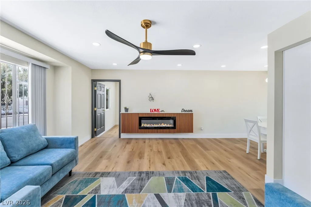 1436 Bracken, Las Vegas, NV 89104