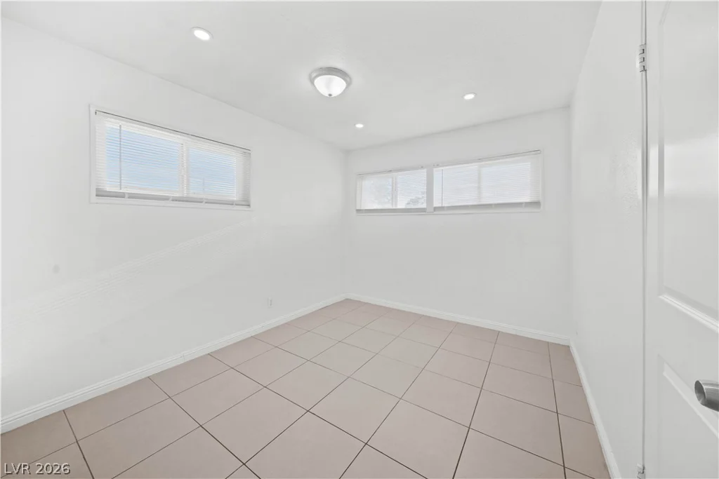 1001 Silver Lake, Las Vegas, NV 89108