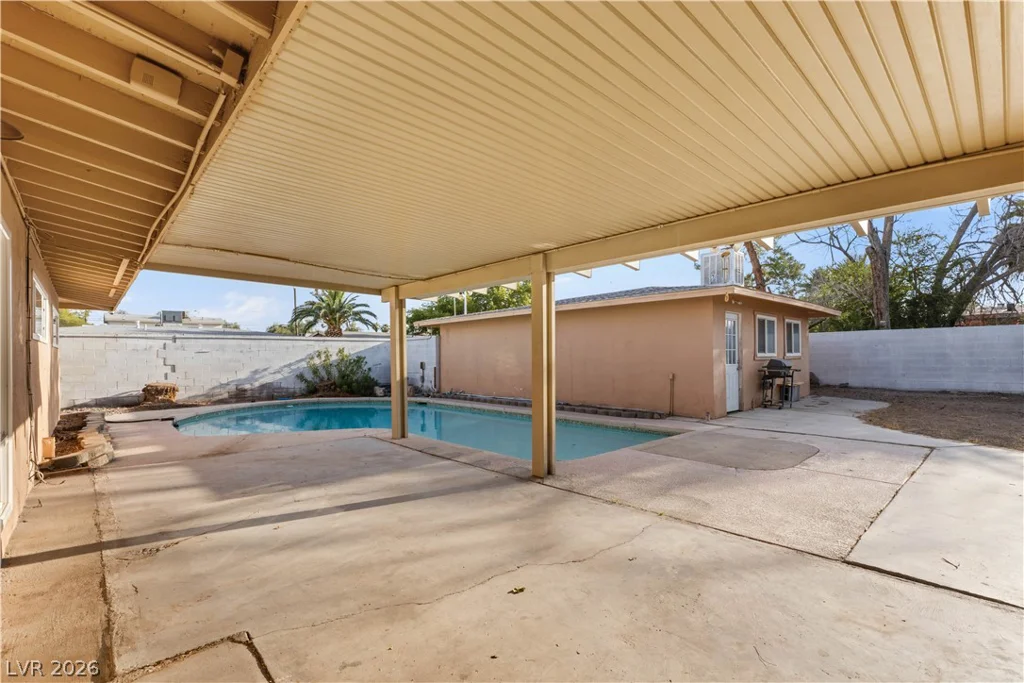 1001 Silver Lake, Las Vegas, NV 89108