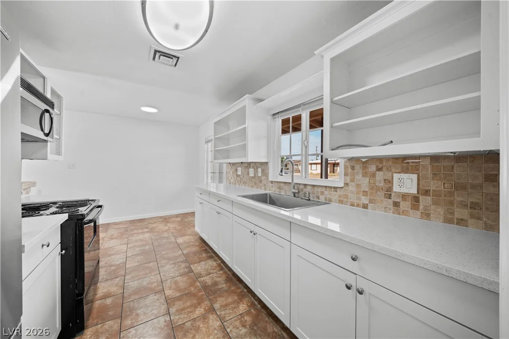 1001 Silver Lake, Las Vegas, NV 89108