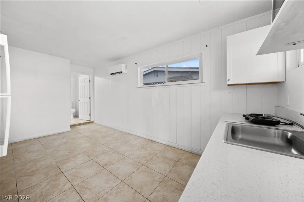 1001 Silver Lake, Las Vegas, NV 89108