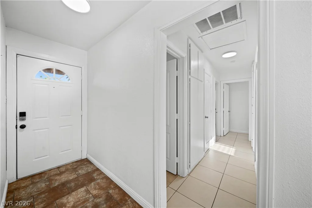 1001 Silver Lake, Las Vegas, NV 89108