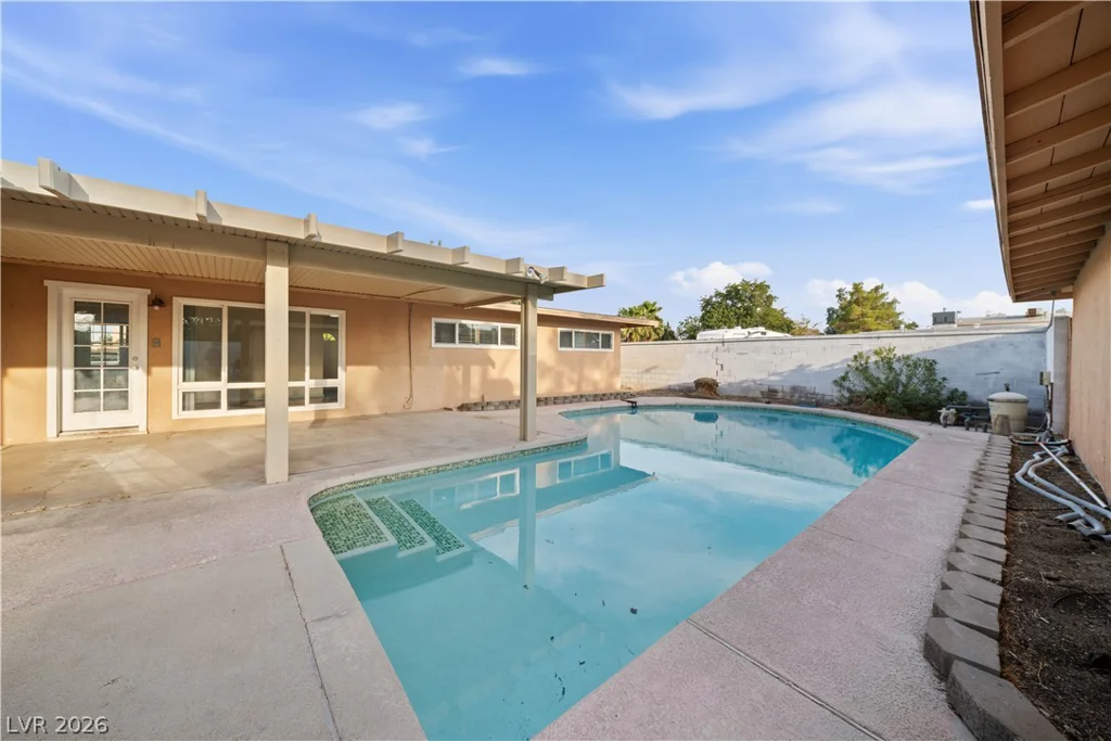 1001 Silver Lake, Las Vegas, NV 89108