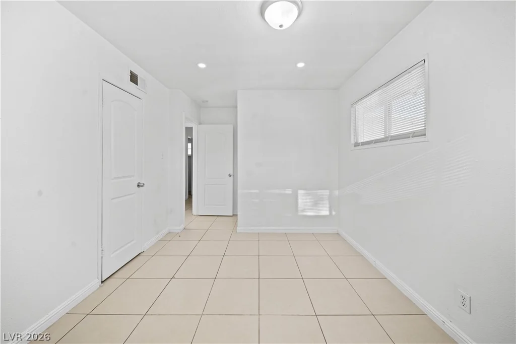 1001 Silver Lake, Las Vegas, NV 89108