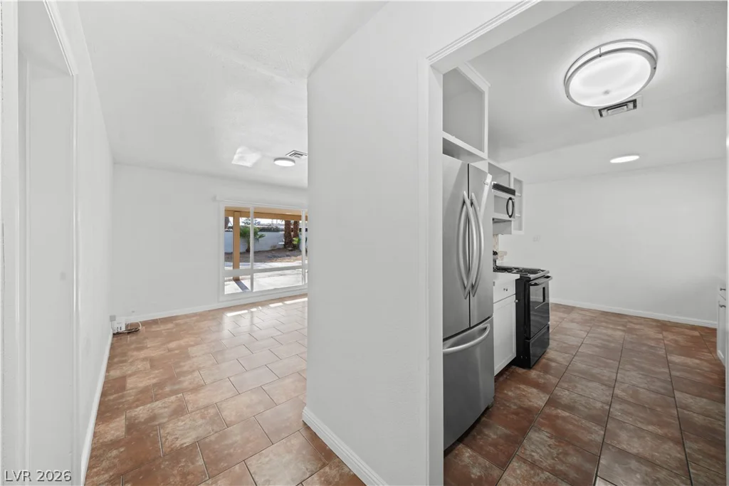 1001 Silver Lake, Las Vegas, NV 89108