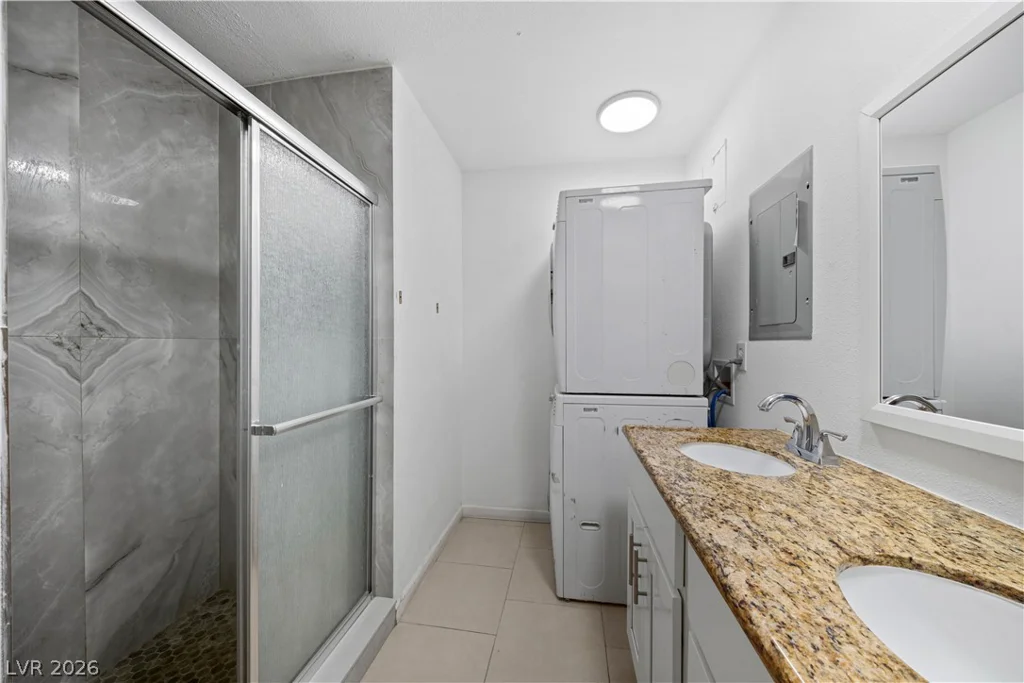 1001 Silver Lake, Las Vegas, NV 89108
