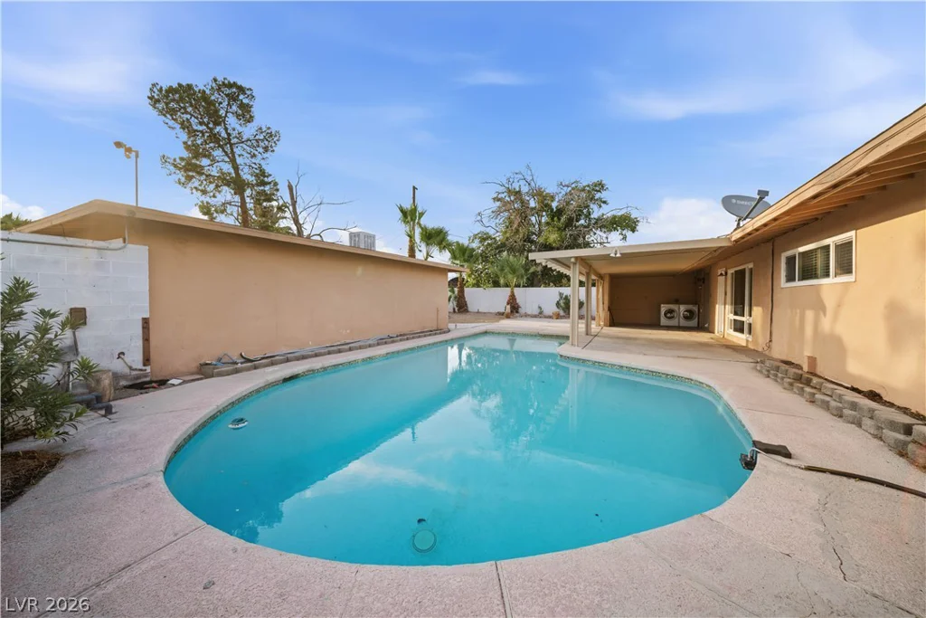 1001 Silver Lake, Las Vegas, NV 89108