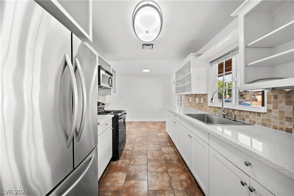 1001 Silver Lake, Las Vegas, NV 89108