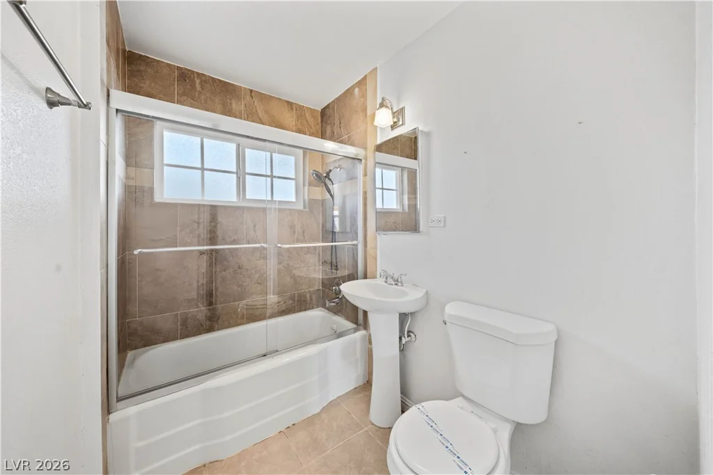 1001 Silver Lake, Las Vegas, NV 89108