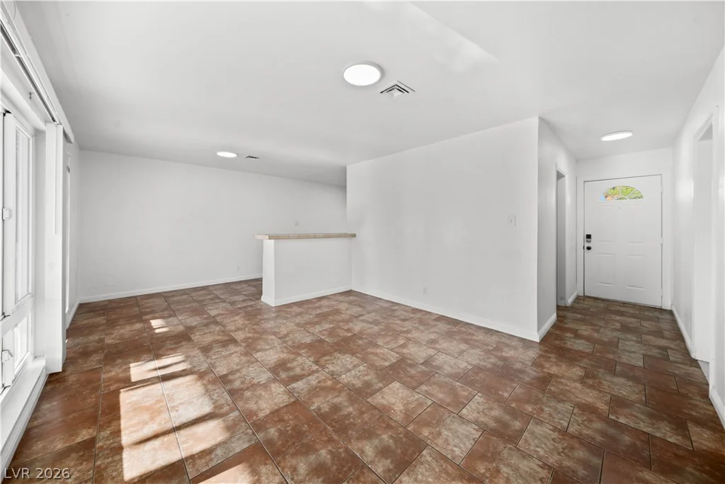1001 Silver Lake, Las Vegas, NV 89108