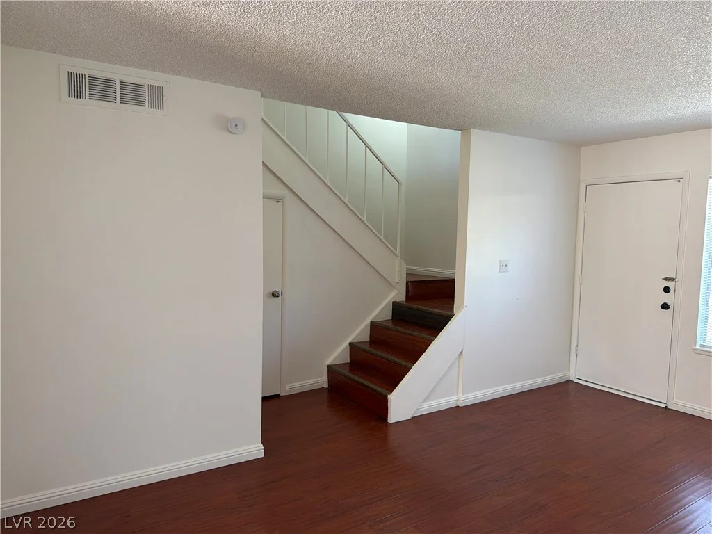6168 Meadow View, Las Vegas, NV 89103