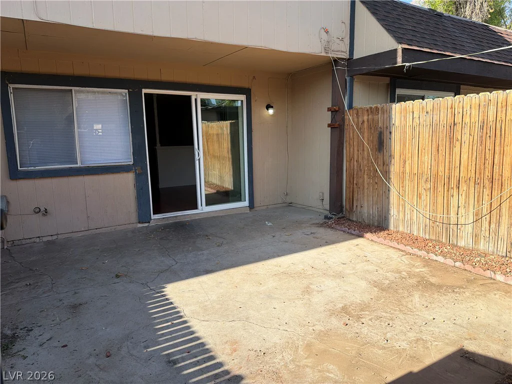 6168 Meadow View, Las Vegas, NV 89103