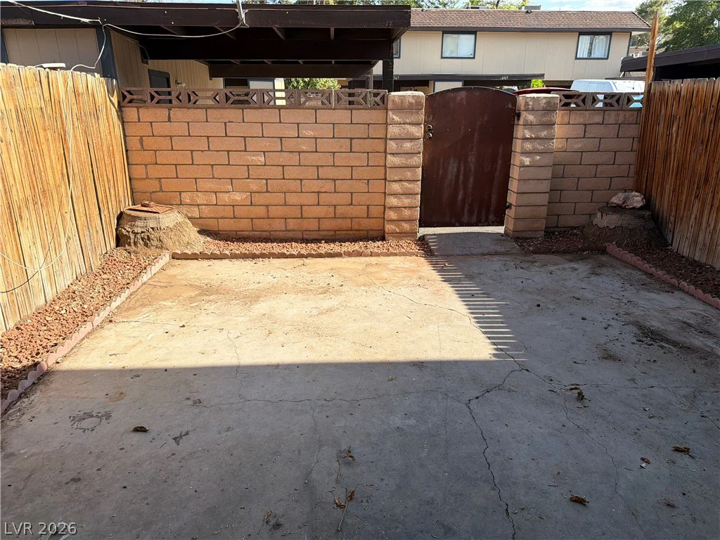 6168 Meadow View, Las Vegas, NV 89103