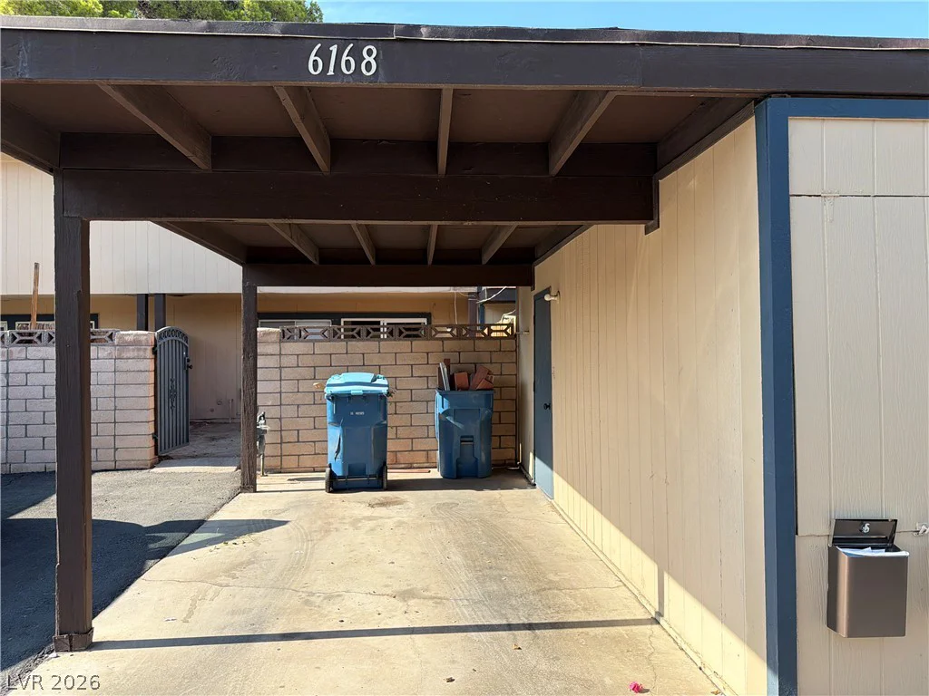 6168 Meadow View, Las Vegas, NV 89103