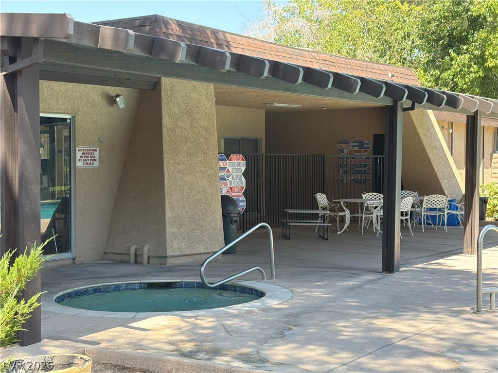 6168 Meadow View, Las Vegas, NV 89103