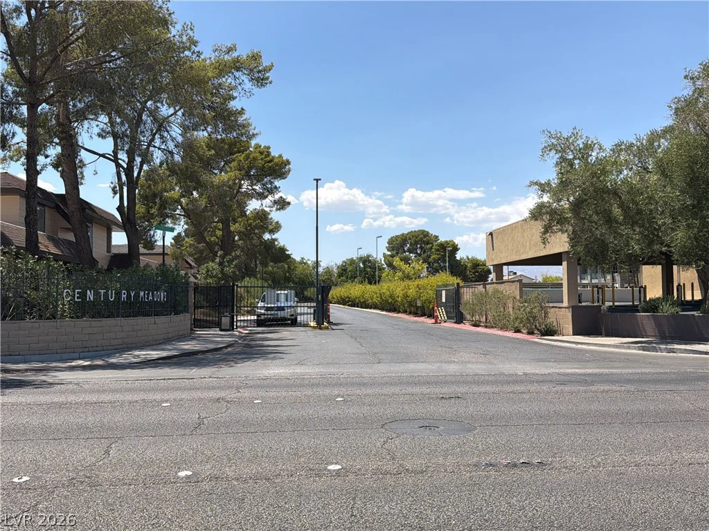 6168 Meadow View, Las Vegas, NV 89103