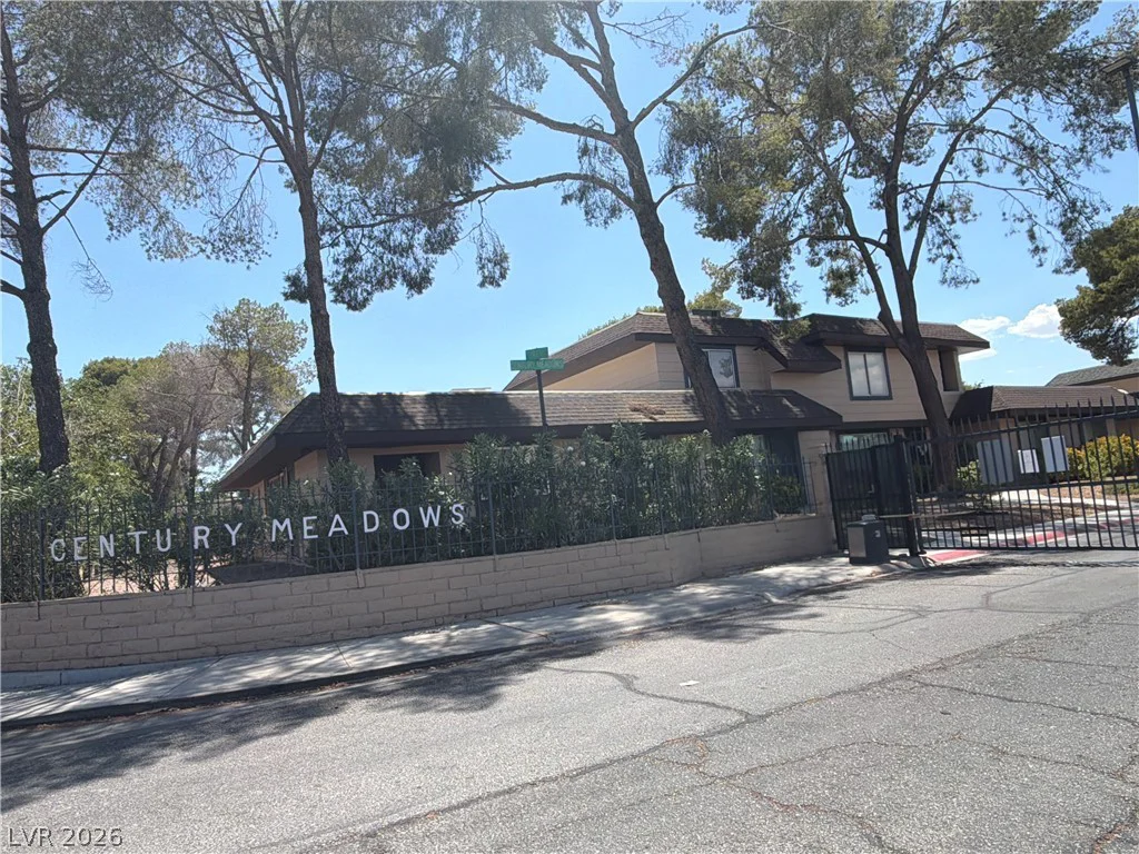 6168 Meadow View, Las Vegas, NV 89103