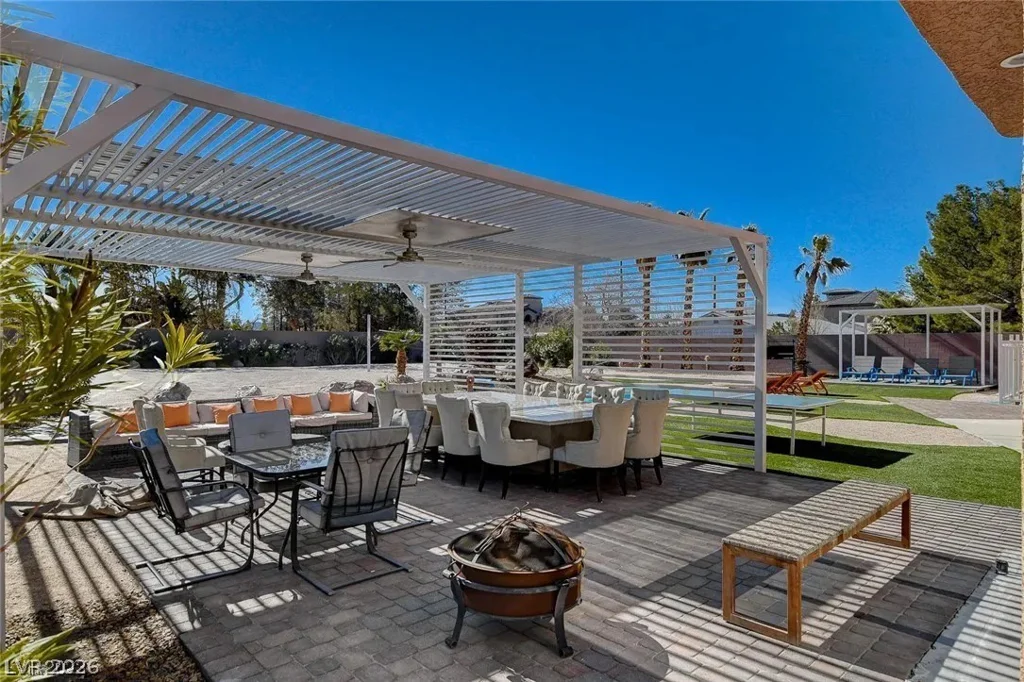 395 Wigwam, Las Vegas, NV 89123