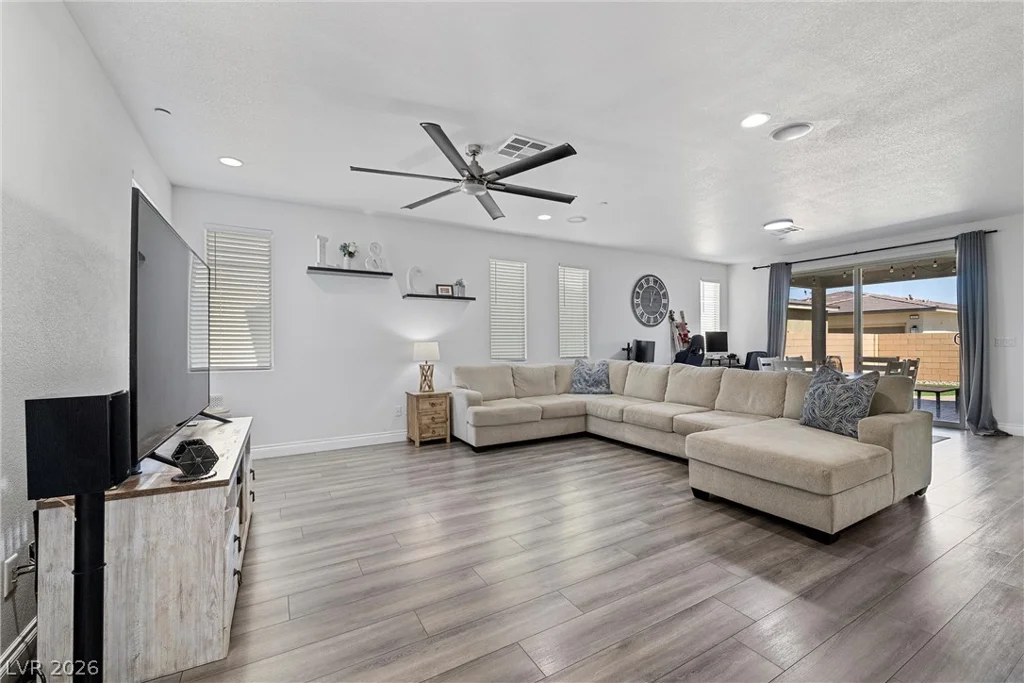 976 Sunset, Henderson, NV 89011