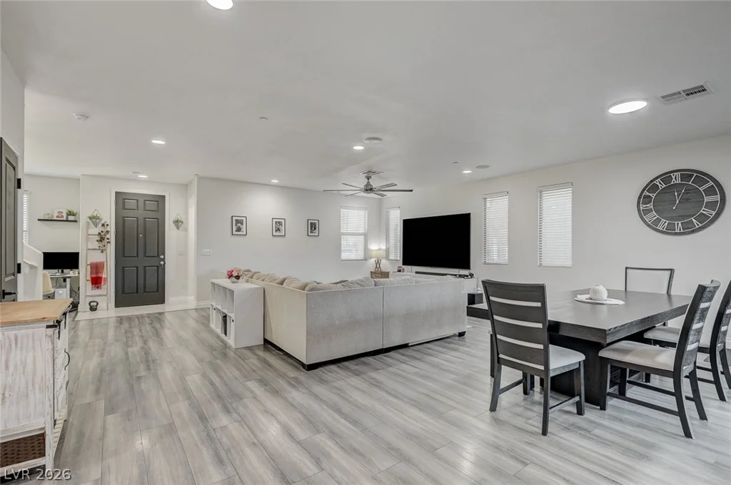 976 Sunset, Henderson, NV 89011