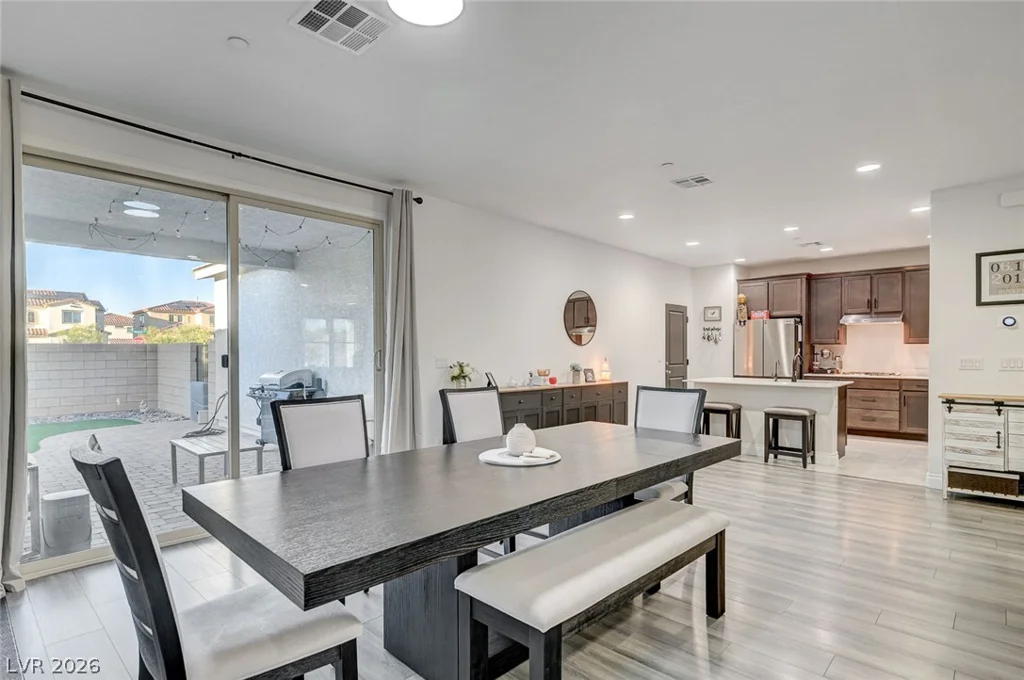976 Sunset, Henderson, NV 89011