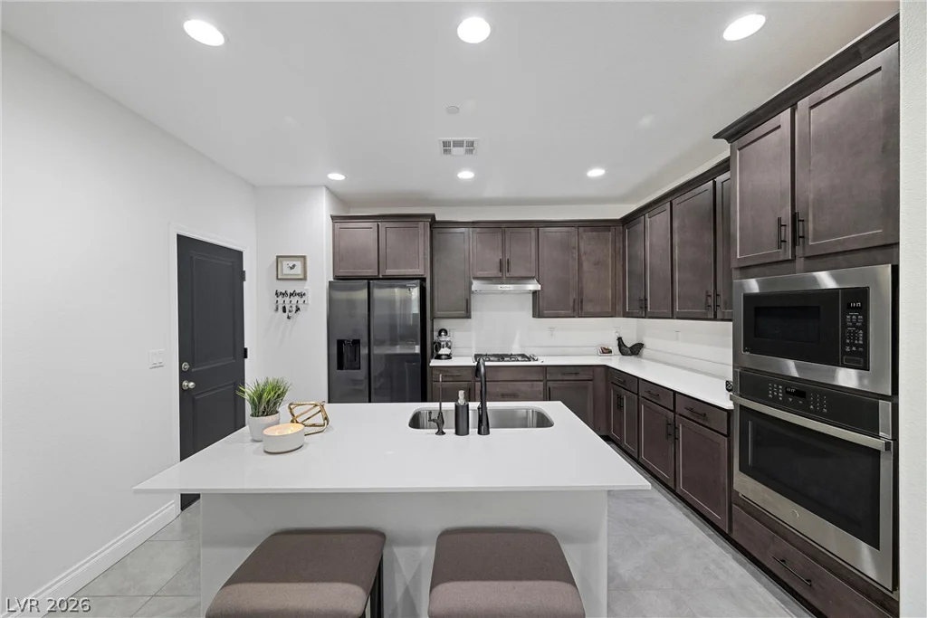 976 Sunset, Henderson, NV 89011