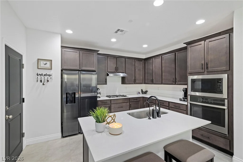 976 Sunset, Henderson, NV 89011