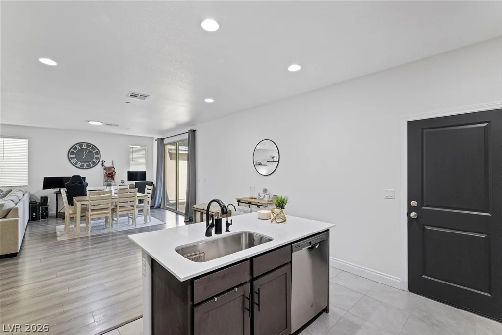 976 Sunset, Henderson, NV 89011