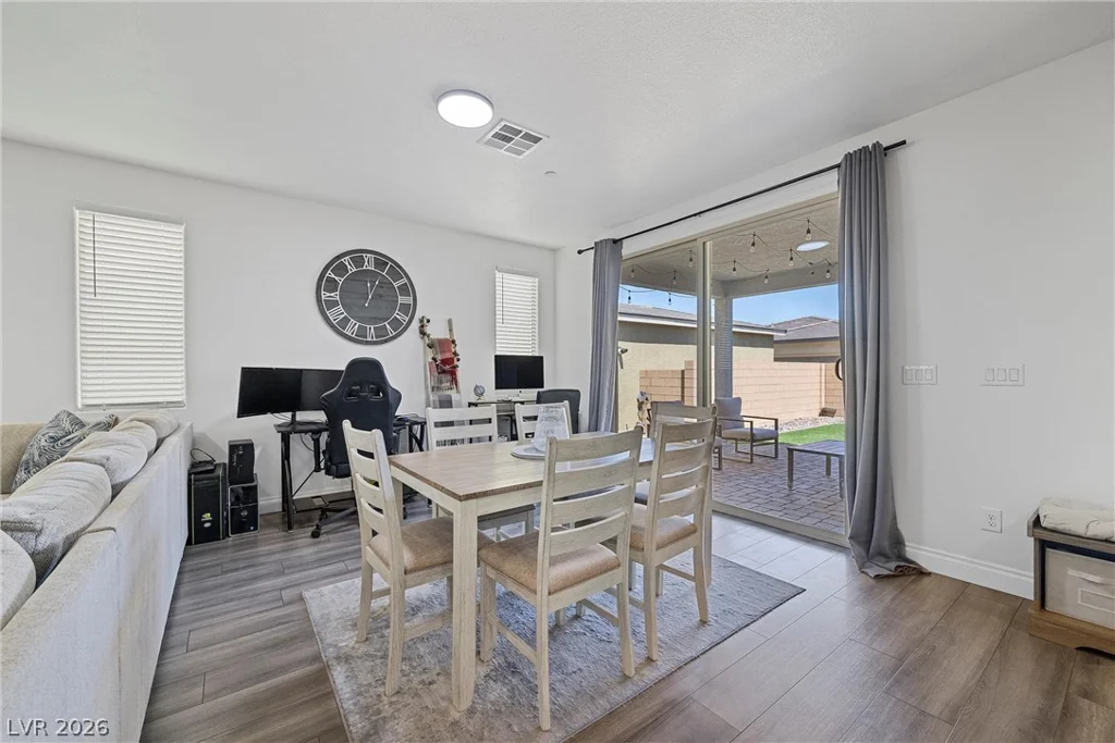 976 Sunset, Henderson, NV 89011