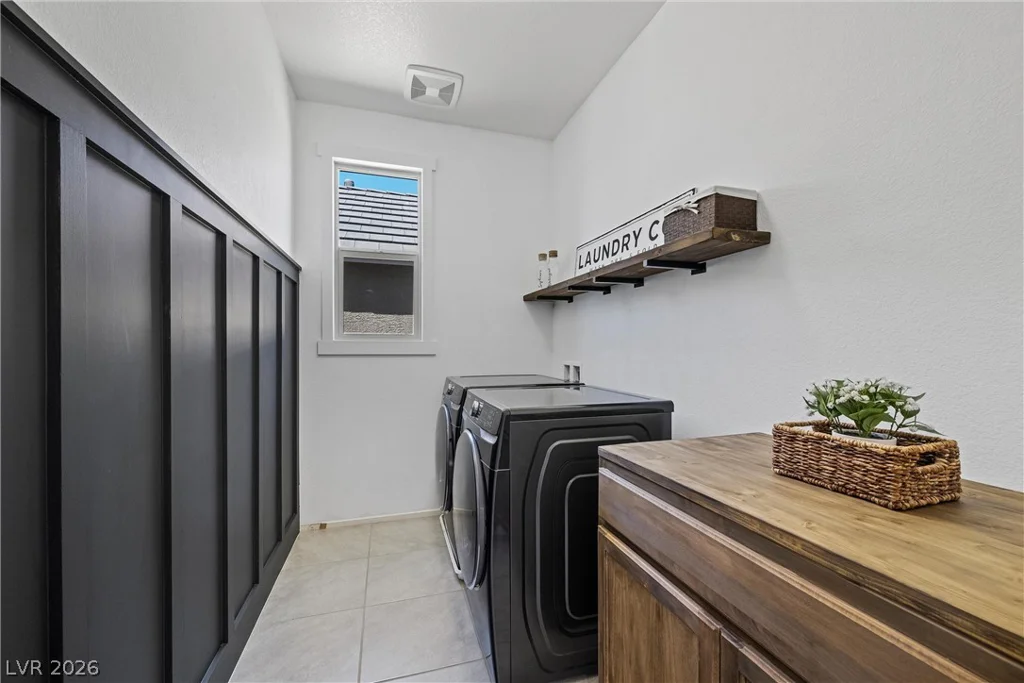 976 Sunset, Henderson, NV 89011