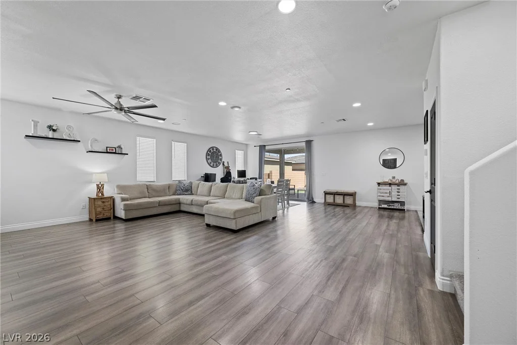 976 Sunset, Henderson, NV 89011
