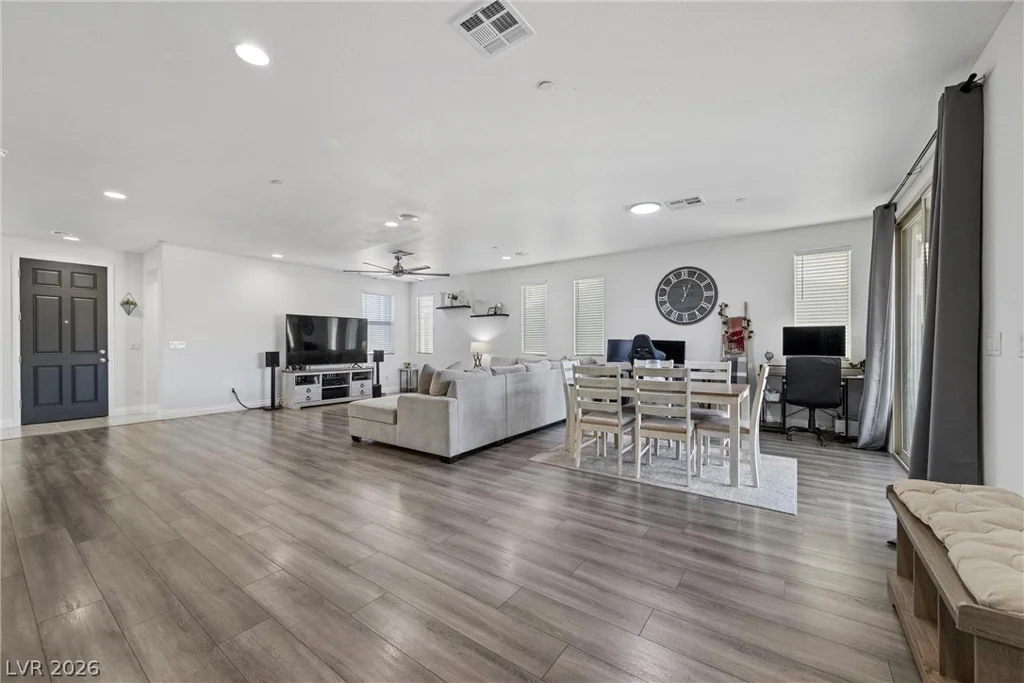 976 Sunset, Henderson, NV 89011