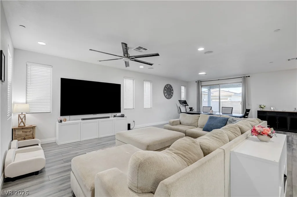 976 Sunset, Henderson, NV 89011