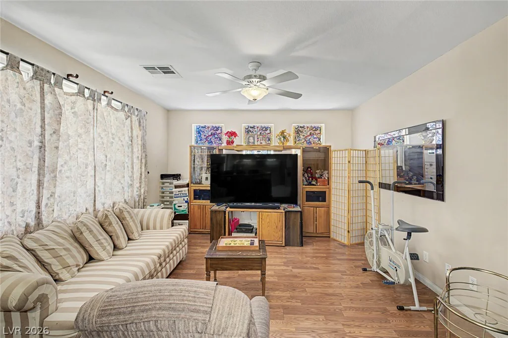 425 Emerald Heights, Las Vegas, NV 89144