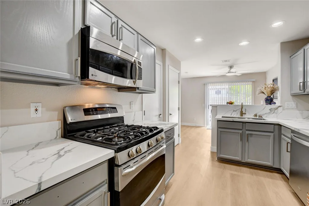 3923 Starfield, Las Vegas, NV 89147