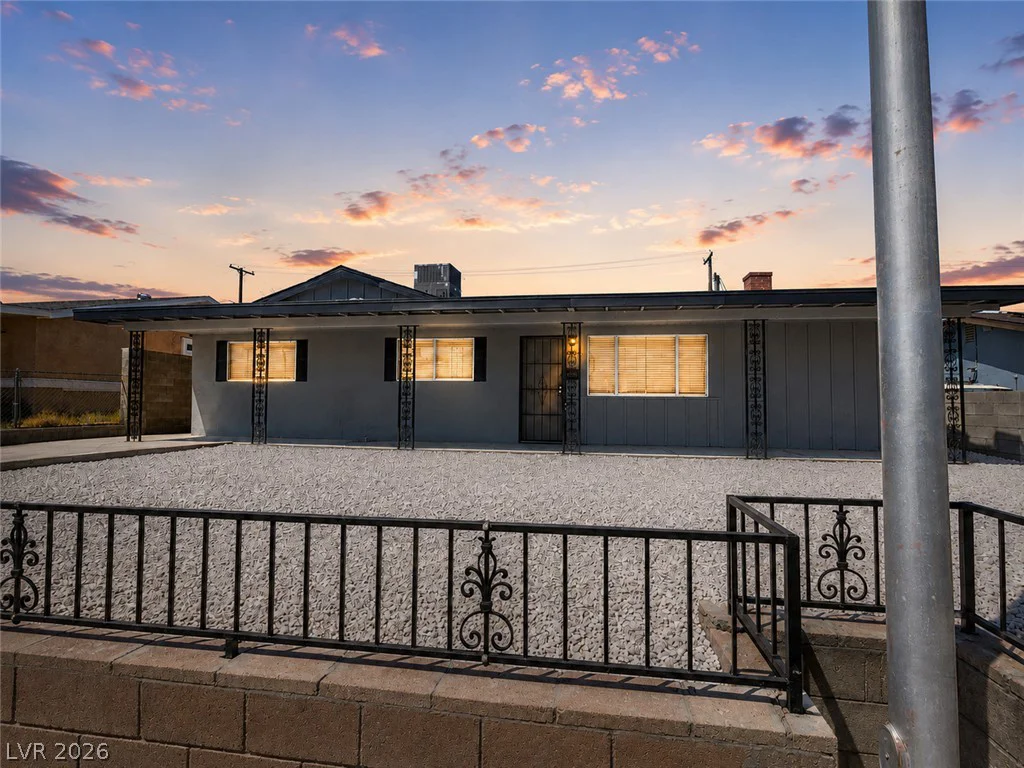 2217 Constantine, Las Vegas, NV 89101