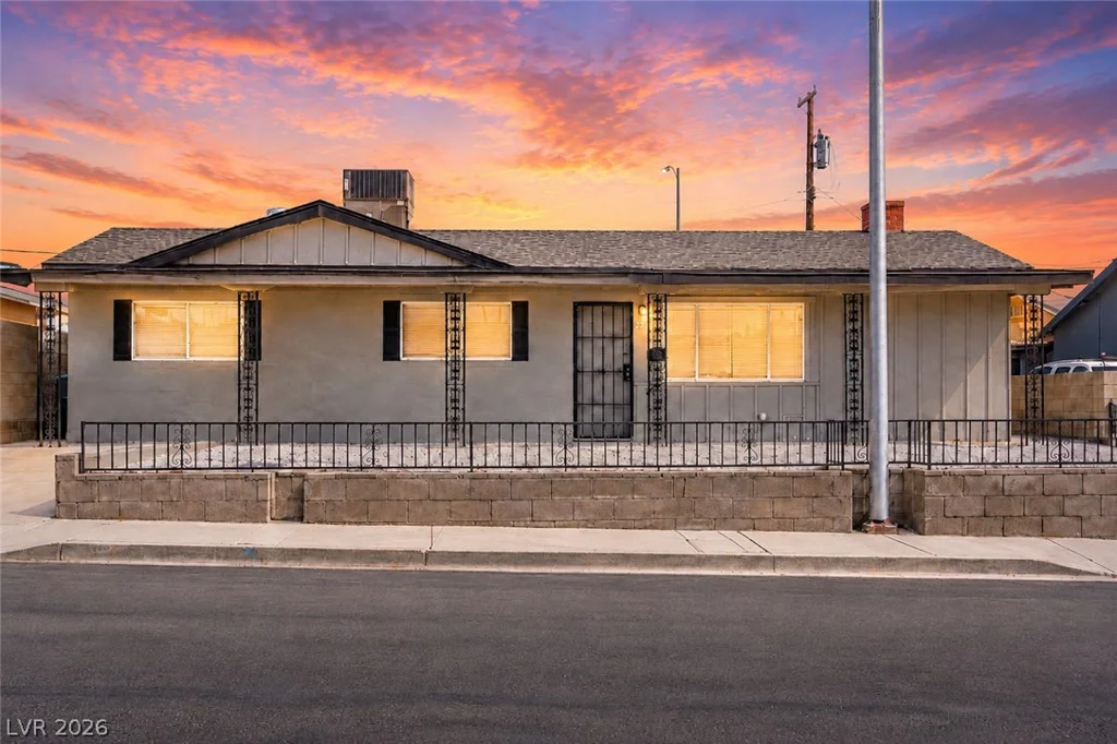 2217 Constantine, Las Vegas, NV 89101
