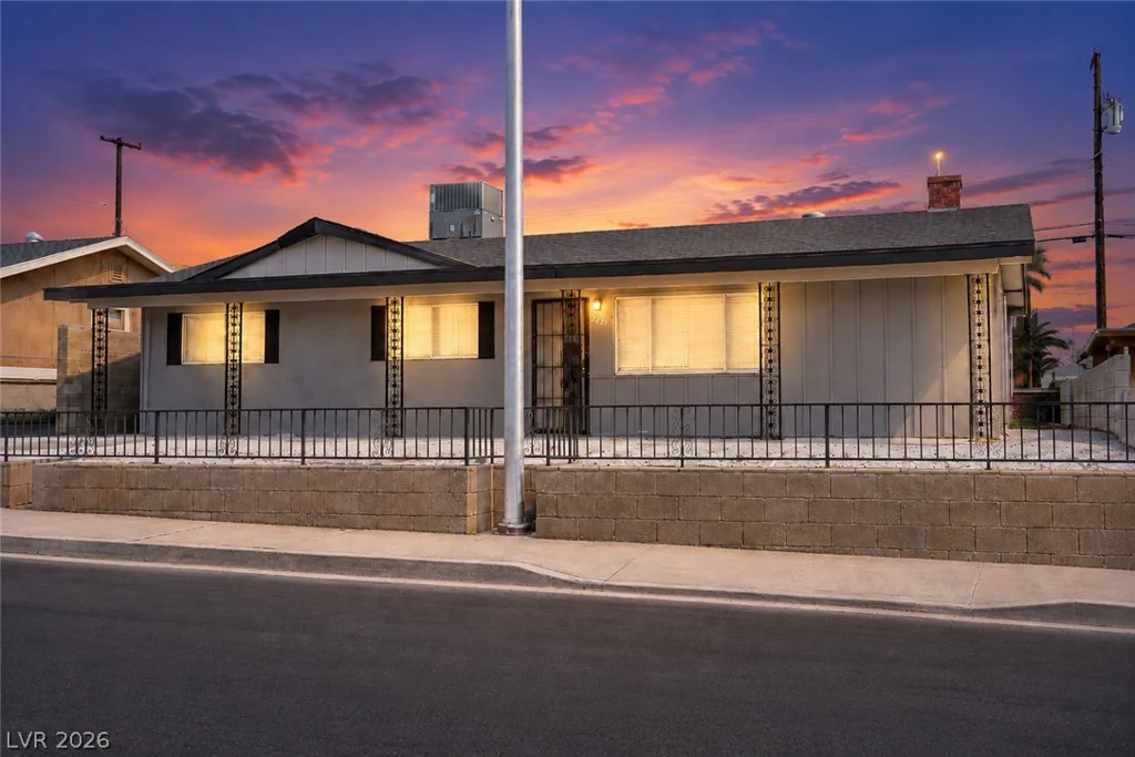 2217 Constantine, Las Vegas, NV 89101
