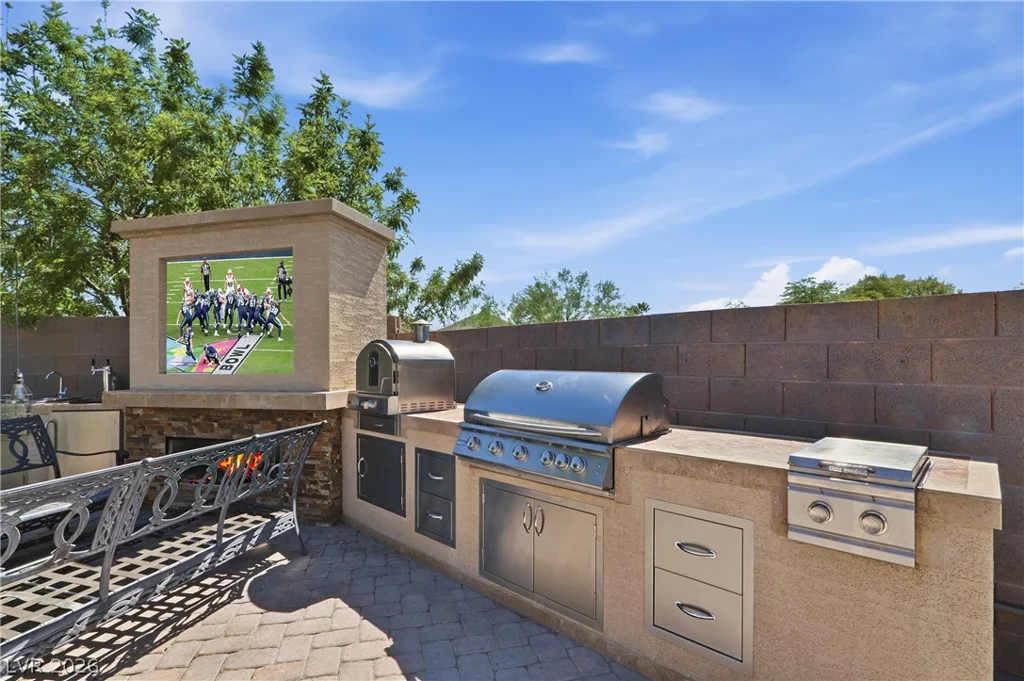2531 Serenity Hollow, Henderson, NV 89052