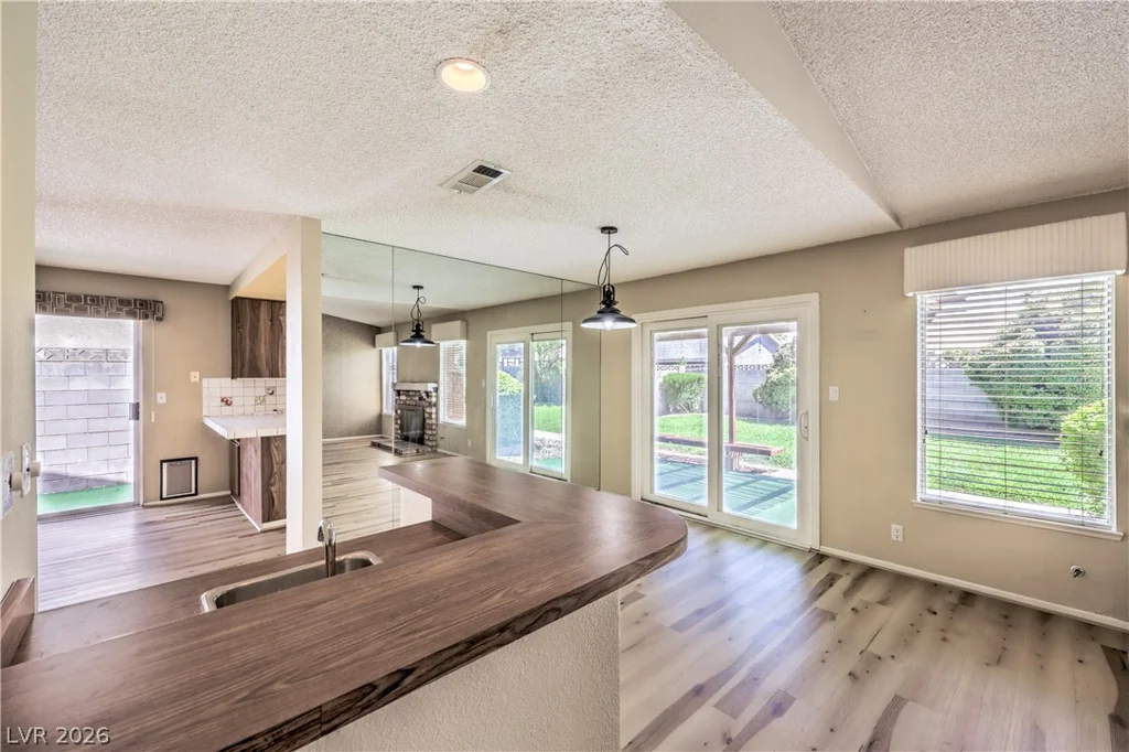 6813 War Eagle, Las Vegas, NV 89108