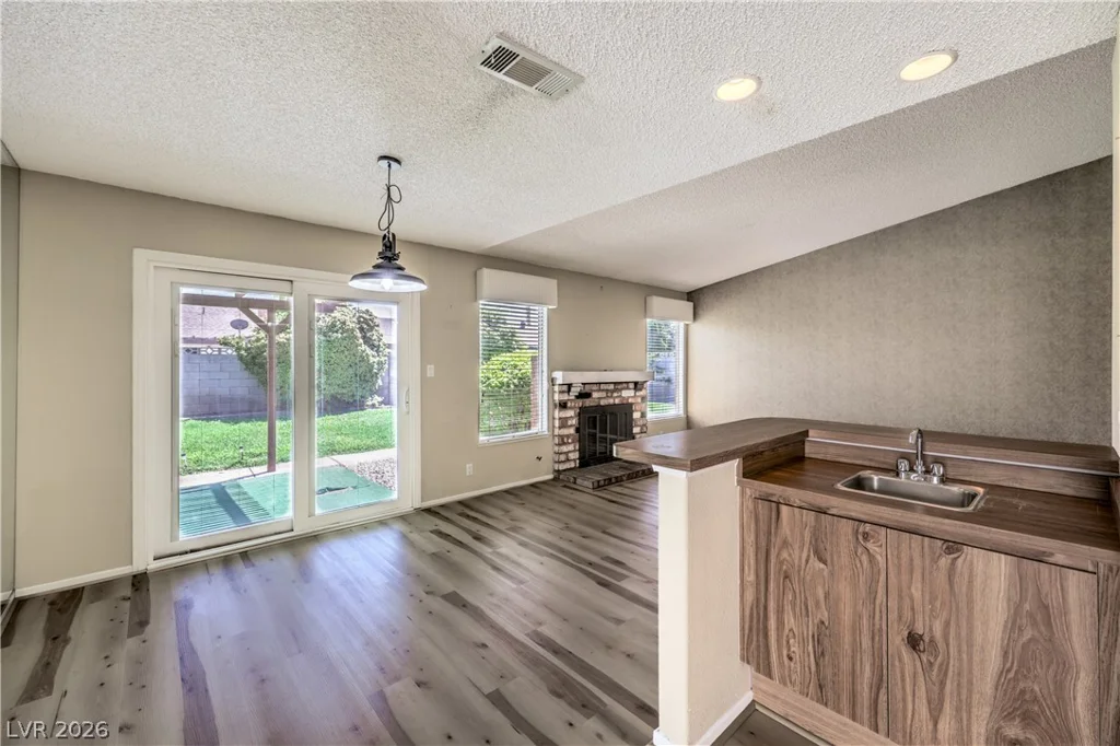 6813 War Eagle, Las Vegas, NV 89108